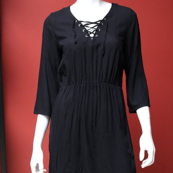 H&M DIVIDED Black Front Laced Dress - Picture 1 of 10
